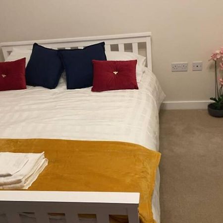 Luxurious & Cosy Apartment In Surrey Weybridge Dış mekan fotoğraf