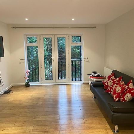 Luxurious & Cosy Apartment In Surrey Weybridge Dış mekan fotoğraf