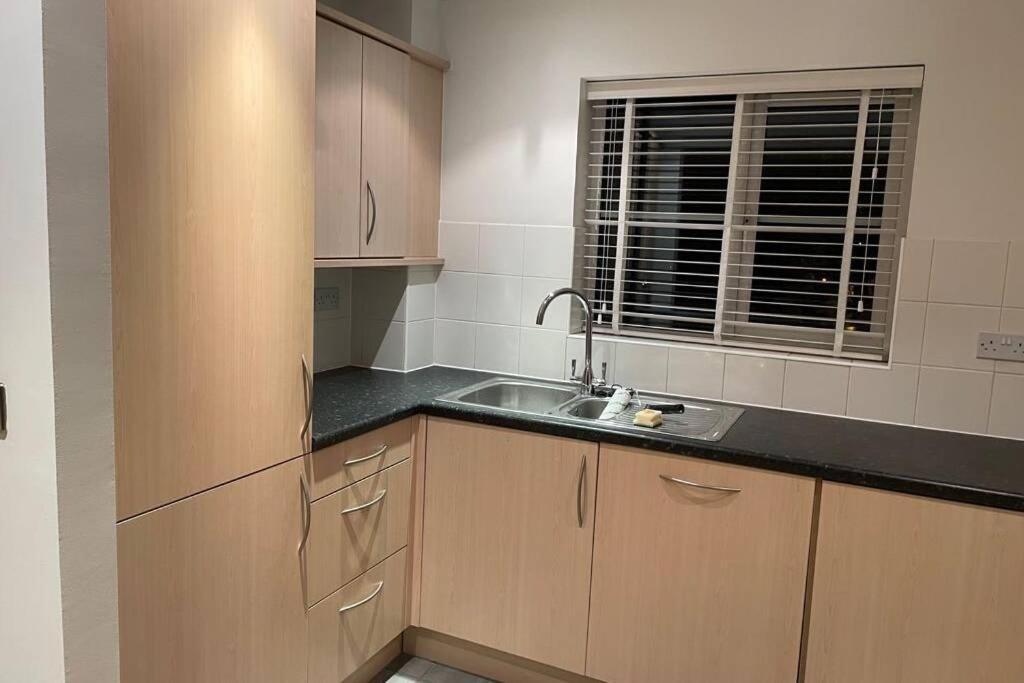 Luxurious & Cosy Apartment In Surrey Weybridge Dış mekan fotoğraf